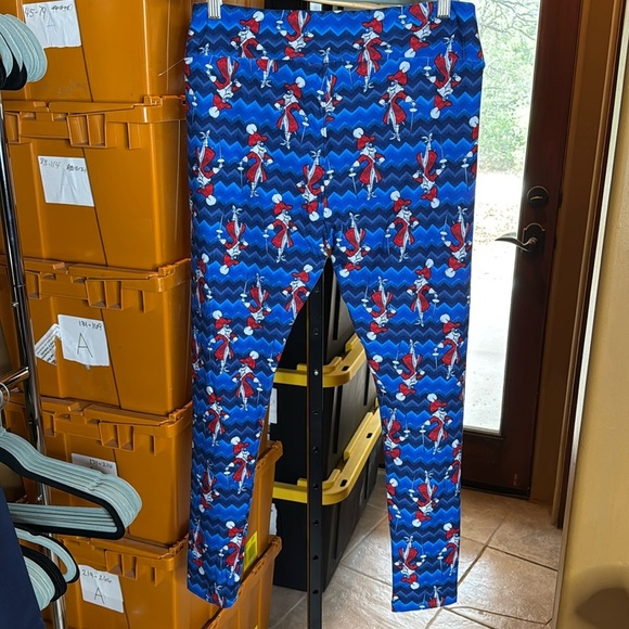 NEW Lularoe TC Tall & Curvy Disney Peter Pan Hook Villains Leggings Size 12-18 - Picture 5 of 5